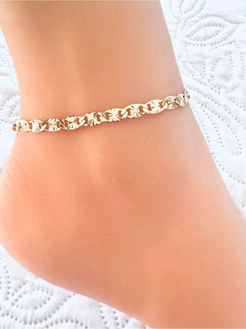 14K Gold Plated Women's Anklet Chain Bracelet - Elegant diamond cut mariner Link